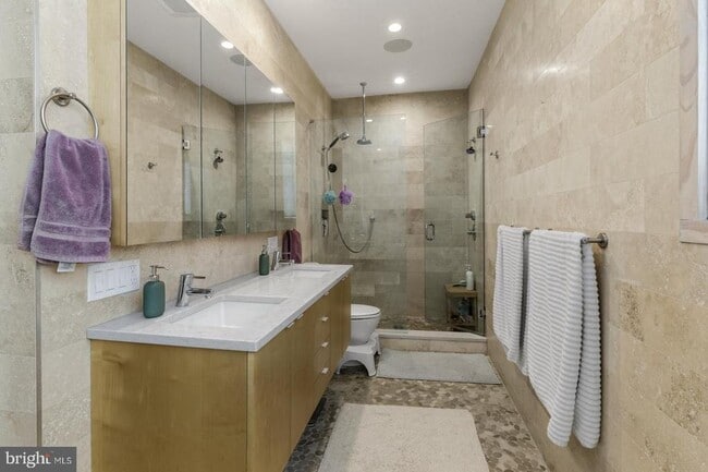 Building Photo - 1108 N Bodine St