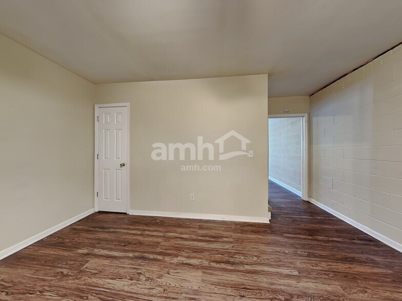 Building Photo - 1849 Denise Ln