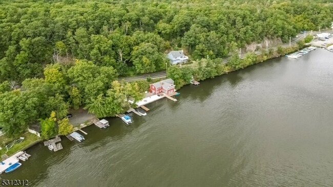Building Photo - 206 Lakeside Rd