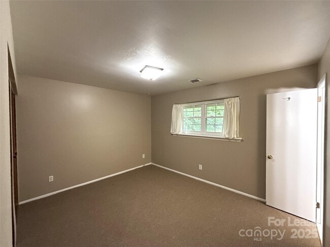 Building Photo - 118 Manning Dr