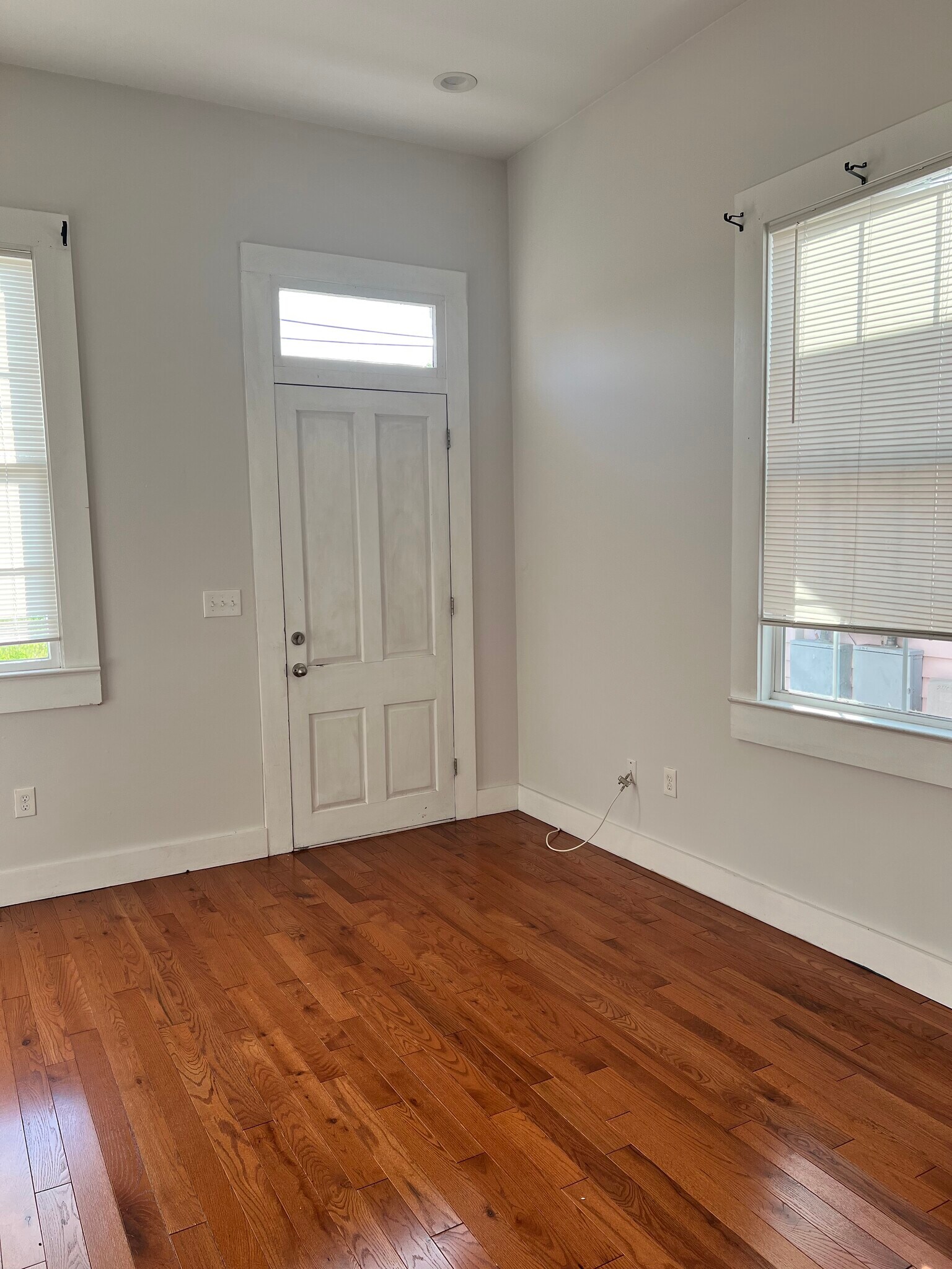 Building Photo - 2703 3rd St