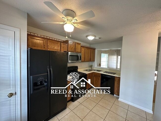 Building Photo - Collierville Townhouse Located on Corner Lot!