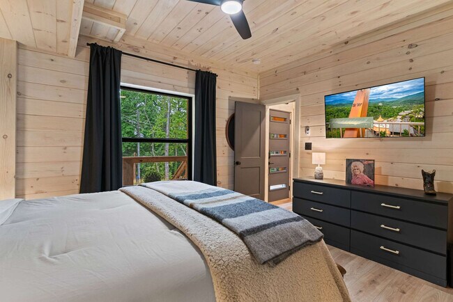 Building Photo - 1903 Ash Pass