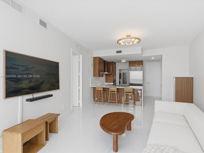 Building Photo - 18201 Collins Ave