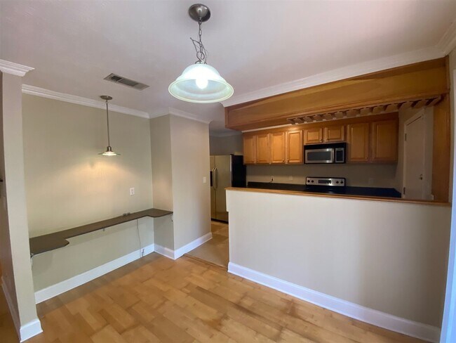 Building Photo - 311 Westwood Dr