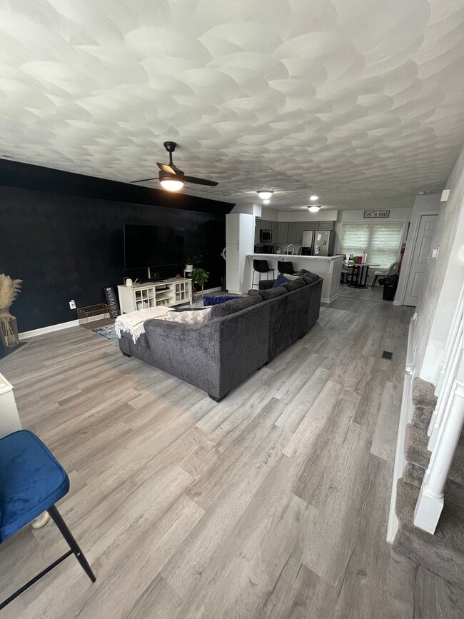 Building Photo - 8550 Tidewater Dr