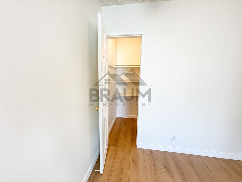 Building Photo - 5433 Sepulveda Blvd