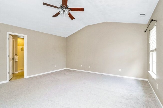 Building Photo - 1000 Pershing Ct