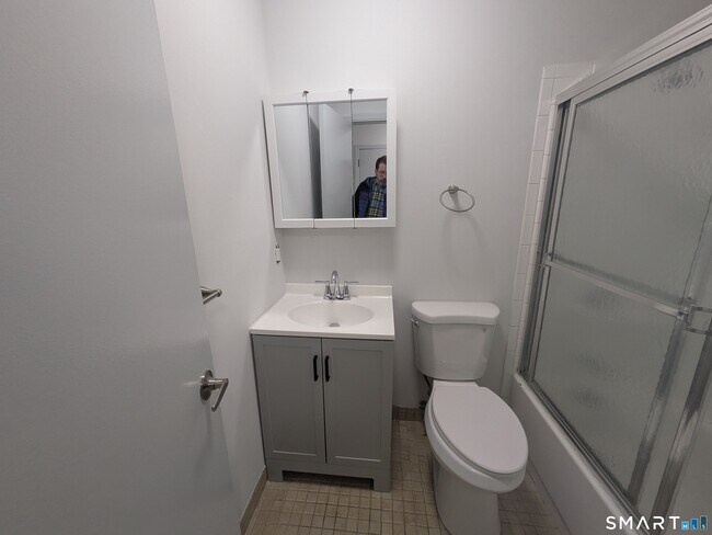 Building Photo - 289 Main Ave