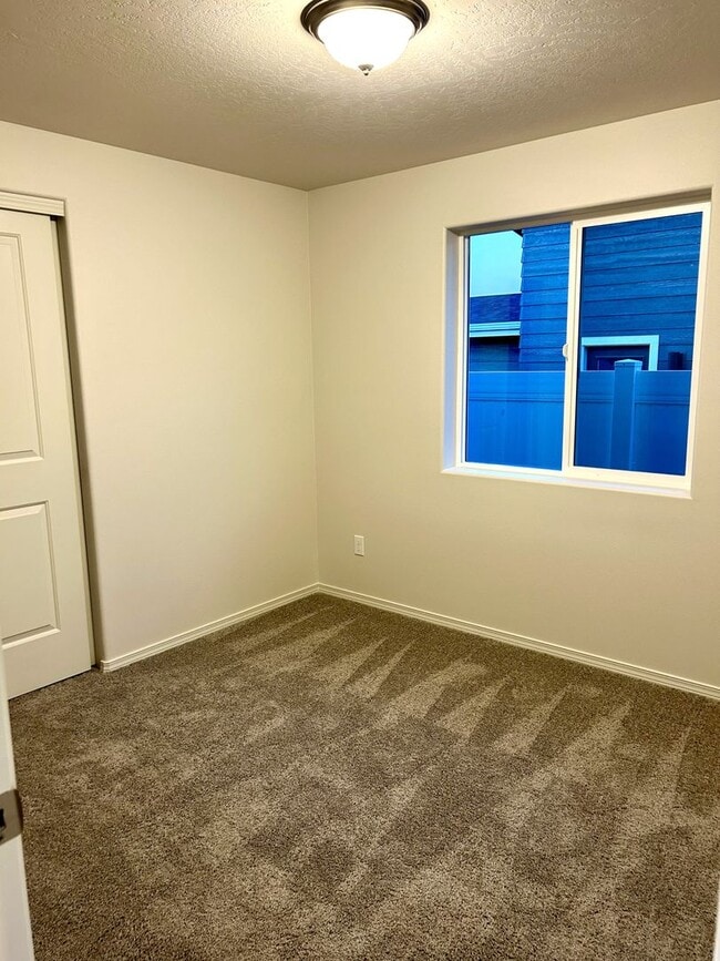 Building Photo - New Single Level 3BR Home in Southridge/Sun Ridge Community