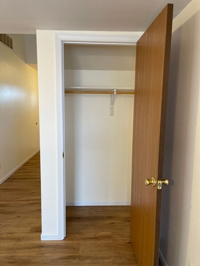 Building Photo - 16830 Huntington Ln