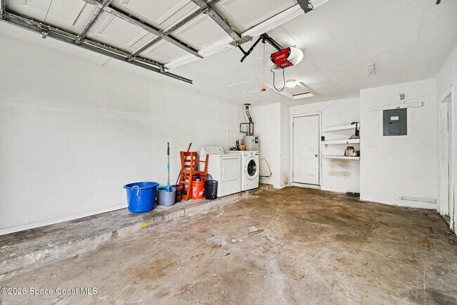 Building Photo - 2425 Heritage Dr