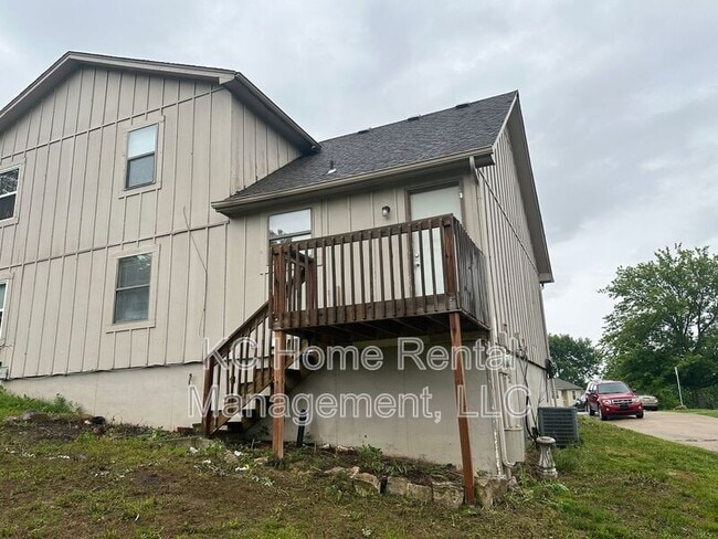 Building Photo - 426 Castle Dr