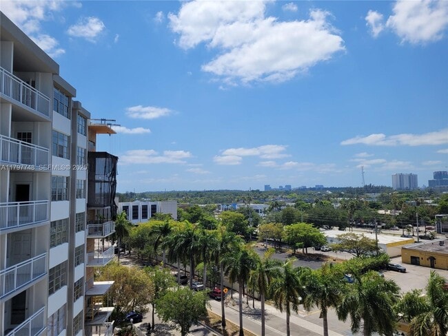 Building Photo - 2025 NE 164th St