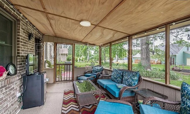 Building Photo - 304 Windmere Dr