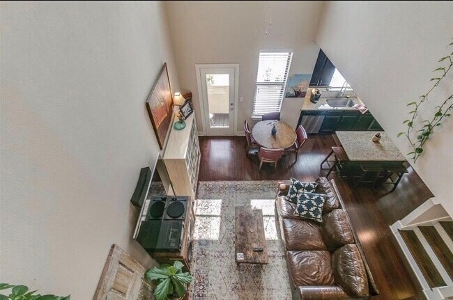 Building Photo - 1703 Patterson St