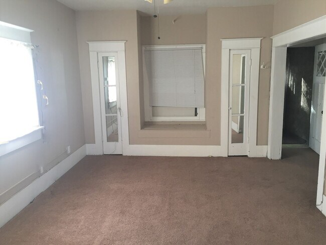 Building Photo - 575 1/2 5th Street