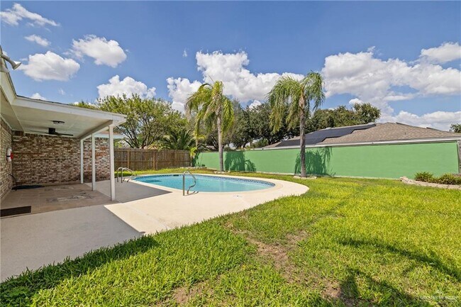 Building Photo - 18 Martin Ave