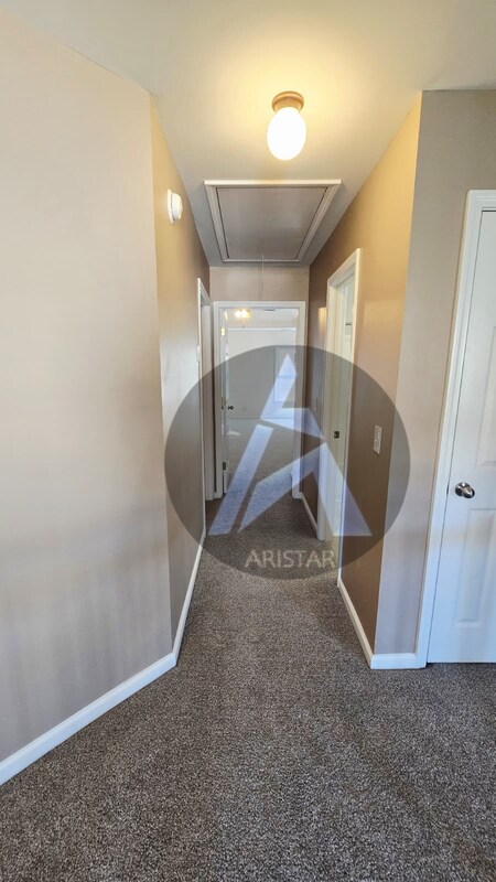 Building Photo - 223 Elmbrook Ln