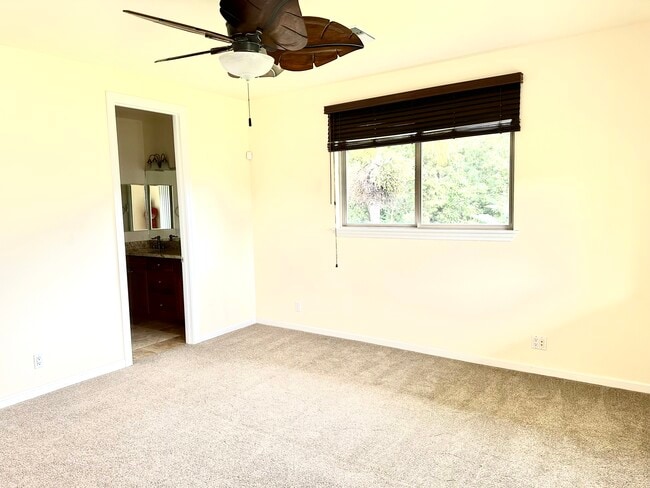 Building Photo - 2262 Kamaile St