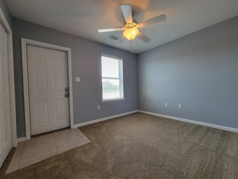 Building Photo - 1659 Quazar Rd