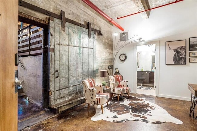 Building Photo - 650 Glen Iris Dr NE