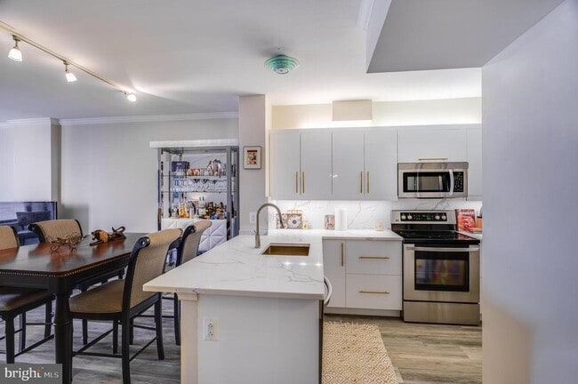 Building Photo - 631 D St NW