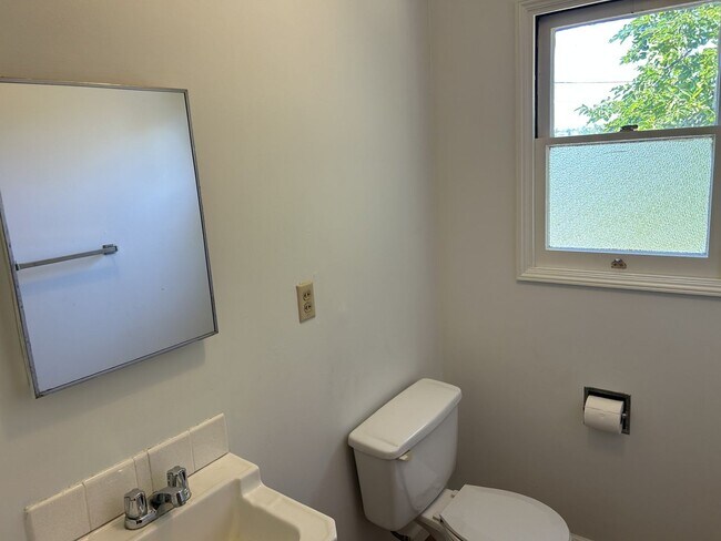 Building Photo - Beautiful 4 Bedroom, 2 Bath Eastside Vallejo Home