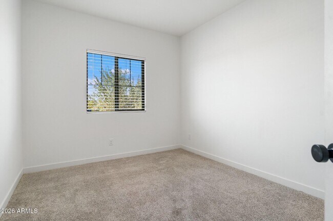 Building Photo - 35391 W Santa Monica Ave