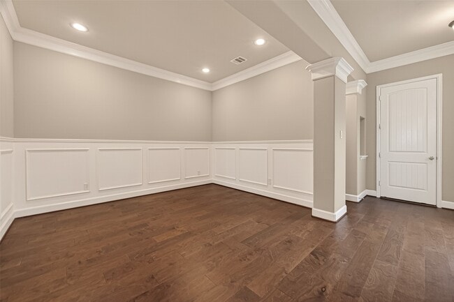 Building Photo - 4413 Schuler St