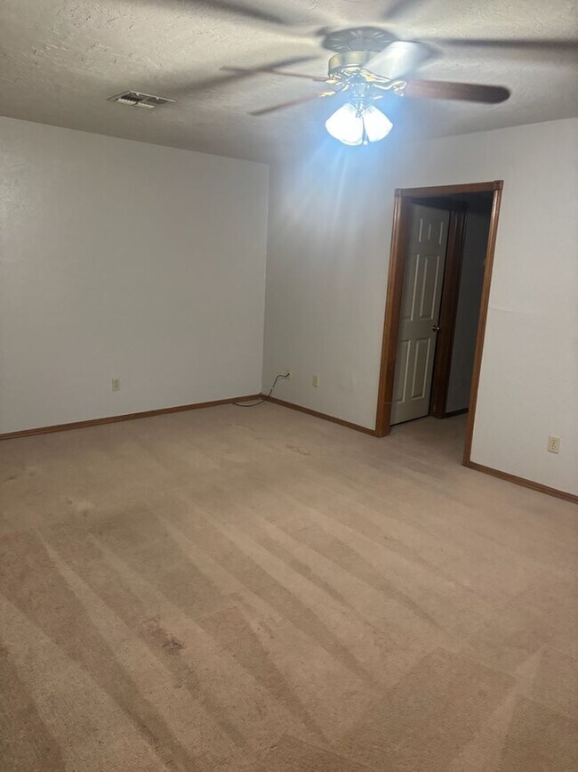 Building Photo - 2 Bed, 2 Bath Duplex in Mountain View Area