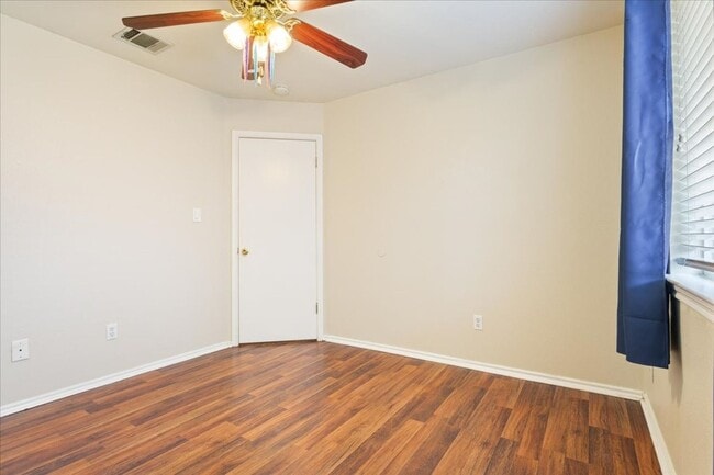 Building Photo - Charming 3/BR 2/BA One-Level Home in Round...