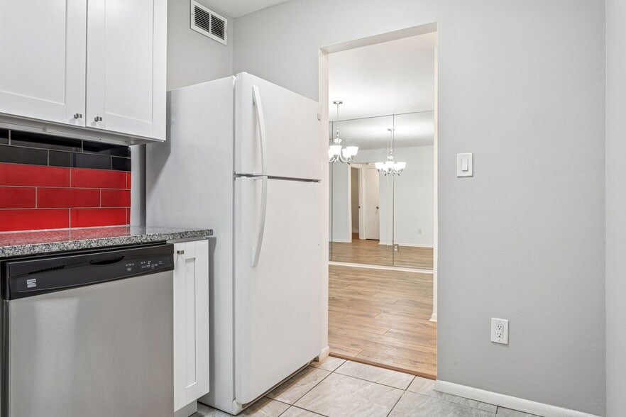 Building Photo - 4606 W Gray St