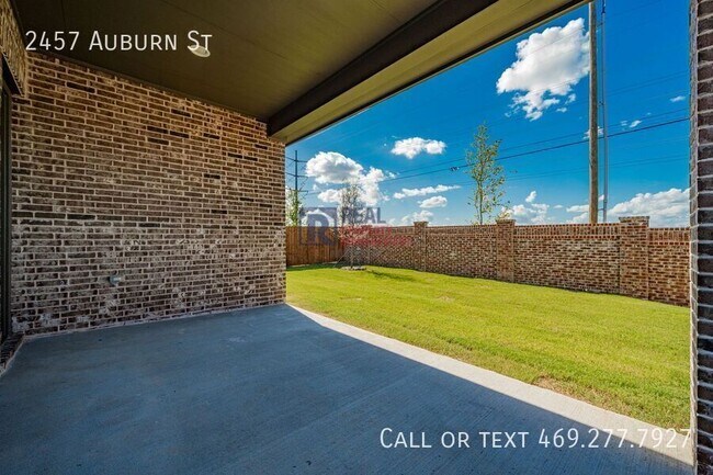 Building Photo - 2457 Auburn St