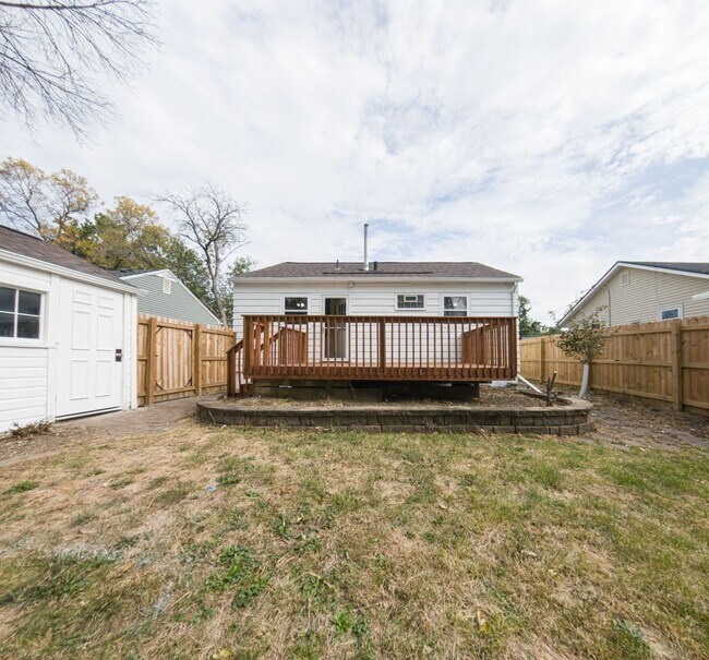 Building Photo - Updated 2-Bedroom, 1-Bath with Large Backyard