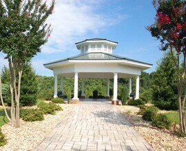 Building Photo - 102 Capstone Dr