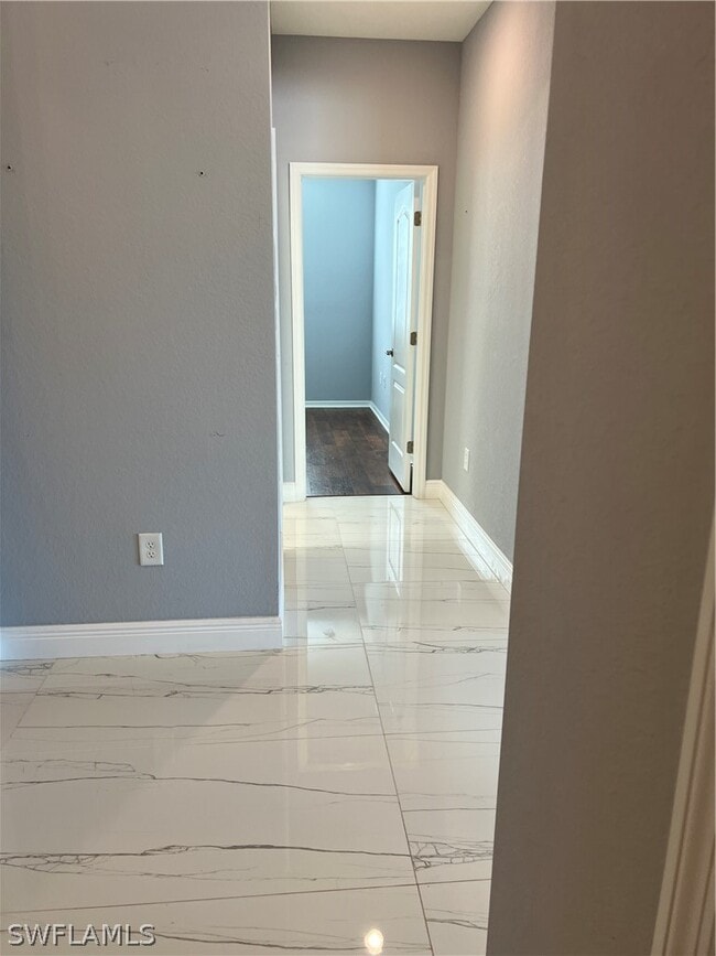 Building Photo - 4351 Bluegrass Dr