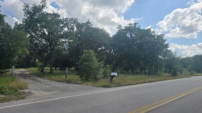 Building Photo - 8607 Burleson Manor Rd
