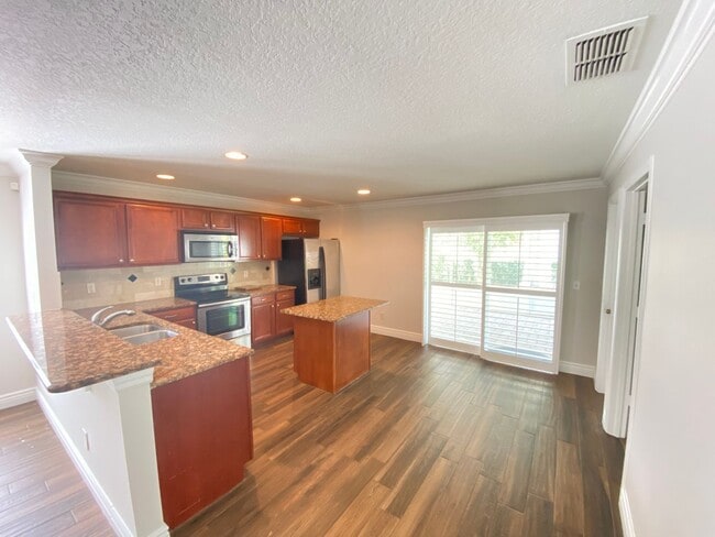 Building Photo - 15353 Perdido Dr