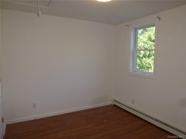 Building Photo - 1217 E Main St