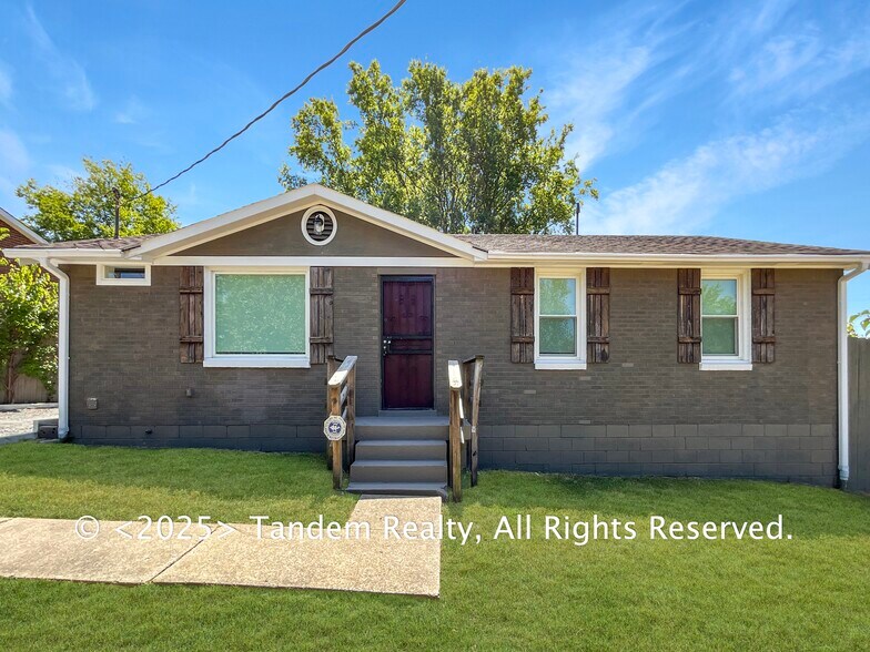 Primary Photo - 633 Lane Dr