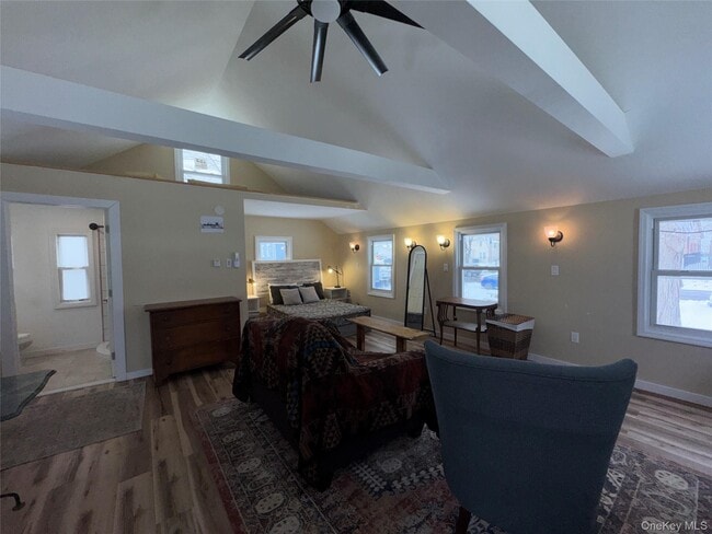 Building Photo - 97 Pine St