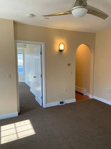 Building Photo - 110 Ashburnham St