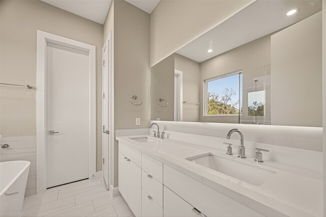 Building Photo - 778 Paul Quinn St