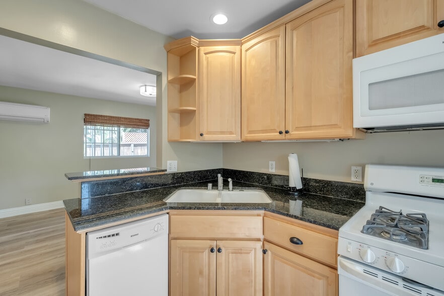 Building Photo - 715 Ocean View Ave