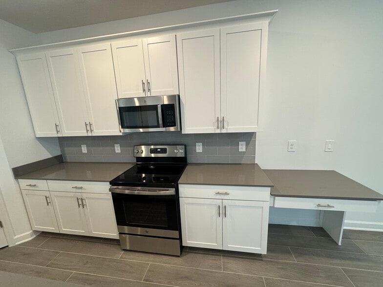 Building Photo - 11867 Boldface Dr