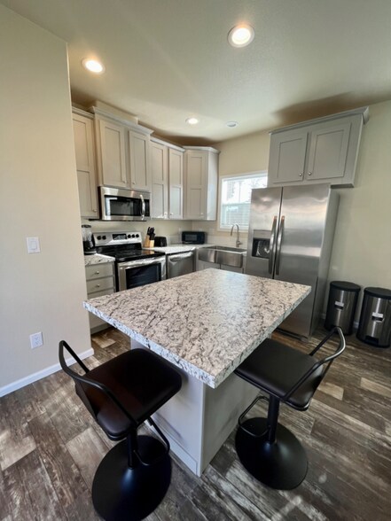 Primary Photo - 4412 Sloat Rd