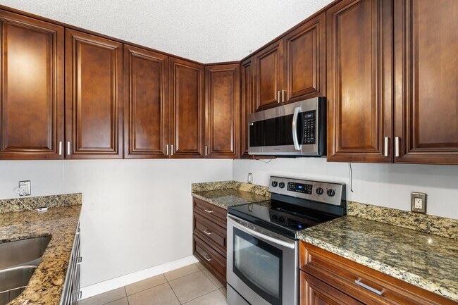 Building Photo - 2410 24th Way