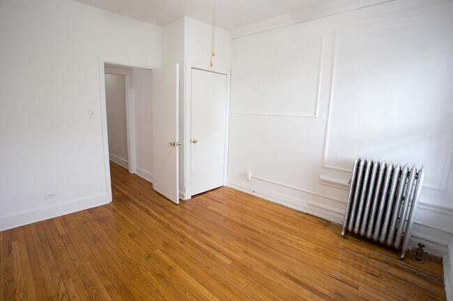 Floorplan - 5300-5308 S. Greenwood Avenue