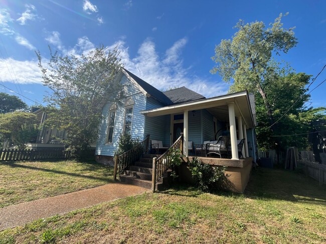 Building Photo - Charming East Nashville Home, 3 Bedrooms/3 baths, fenced yard